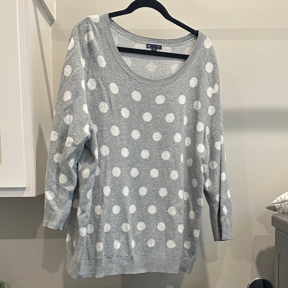 GAP Light Gray and White Polka Dot Sweater